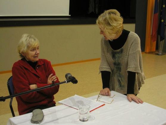 Broumovští senioři se sešli na přednášku a také zjistili, že mají novou předsedkyni Klubu seniorů