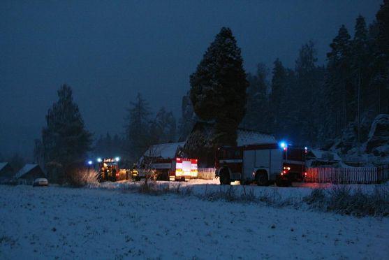 Den před Silvestrem hořelo v Dolním Adršpachu