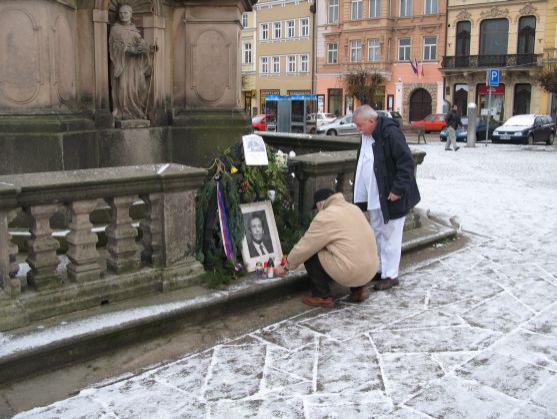 Obyvatelé Broumova uctívají památku Václava Havla