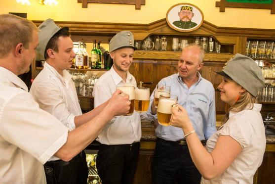  Mlíko, šnyt, hladinka, čochtan. To jsou způsoby čepování piva, které ochutnáte v Centru Walzel 