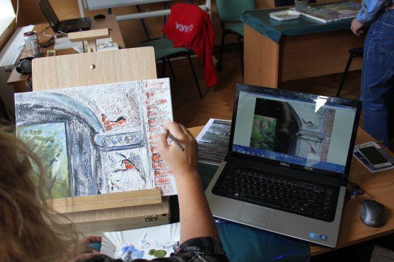 Křinice obsadili výtvarníci. Budou vystavovat, ale také recitovat 