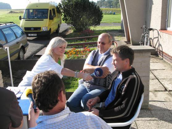 Nad Broumov dnes vzlétli redaktoři Českého rozhlasu Hradec Králové