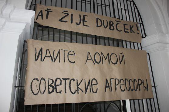 Polickou výstavu 8 & 60 zahájily písně Karla Kryla