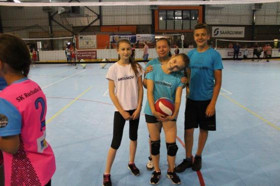 Broumovské volejbalové "barevné" týmy ukončily letošní okresní soutěž