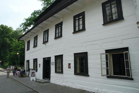 Ve staré polické škole Dřevěnce to opět vypadá jako kdysi 