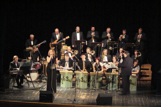 Na broumovském Plese podnikatelů a živnostníků zahraje pardubický JK Band a americký zpěvák David W. Kangas 