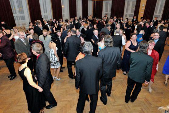 Video: Letošní Ples Města Broumova byl bohatší o doprovodný program 