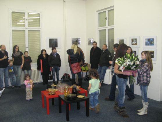 V Klubu ROK v Broumově zahájilo výstavu fotografií Sedm statečných 