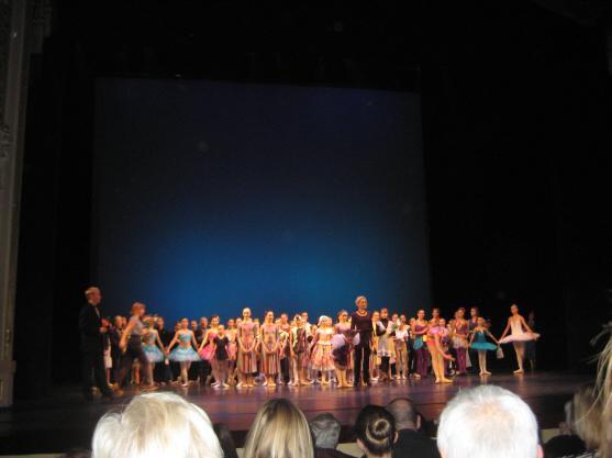 Broumovské baletky vystoupily na Mezinárodním galakoncertu baletních škol v Plzni 