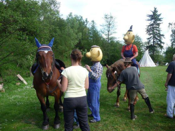 Indiánsko - undergroundový dětský den v Šonově u Broumova na fotografiích 