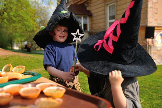 Na několika místech na Broumovsku se slétaly čarodějnice 
