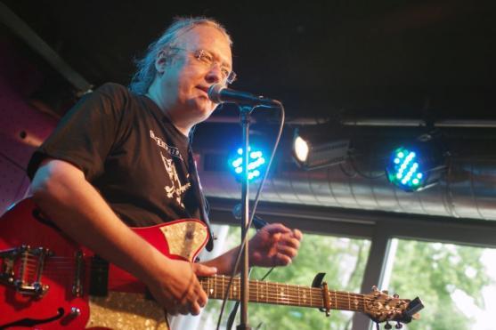 Petr Linhart přiveze hudební příběhy z blízkého okolí