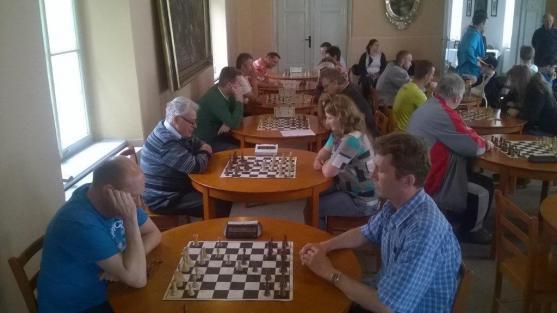 Broumovskou klášterní Kreslírnou znělo: šach - mat