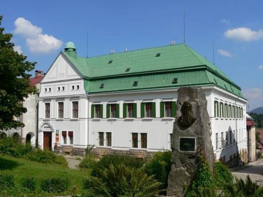 Ze Žacléře přes Liščí kameny na Stachelberg