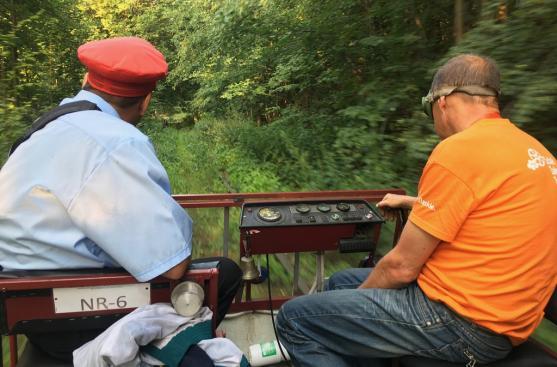 Mistrovství Polska v závodech ručních drezín jeli také Broumováci