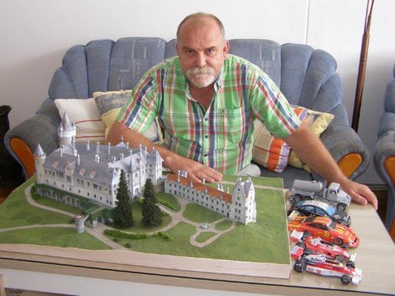 Muzeum papírových modelů představí víc jak 150 exponátů monopostů formule 1