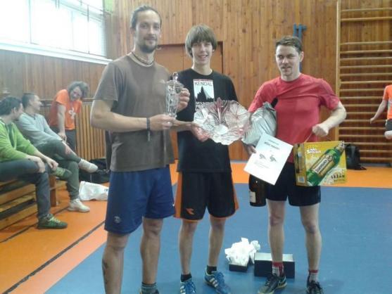 Při nohejbalové sobotě se v Polici nad Metují bojovalo o krásný pohár