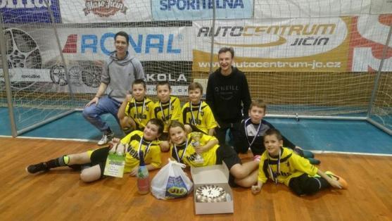 Broumovští fotbalisté ročníku 2008 vyhráli turnaj v Jičíně 
