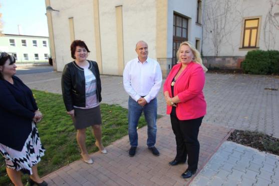 Broumov navštívila ministryně pro místní rozvoj Klára Dostálová
