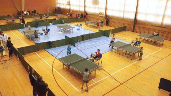 Druhé turnaje ve stolním tenise seriálu pro Královéhradecký a Pardubický kraj se konaly v Broumově
