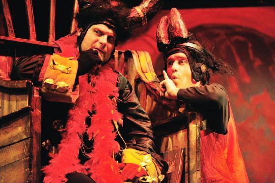 Dětské divadelní představení Jak se zbavit čerta na fotografiích Jana Záliše