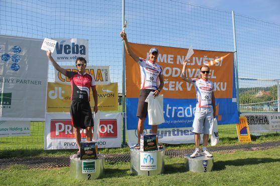 Na start cyklistického závodu Okolo Broumova se postavilo 194 závodníků