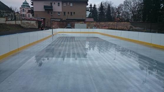 Od dnešního dne se v Broumově začíná bruslit