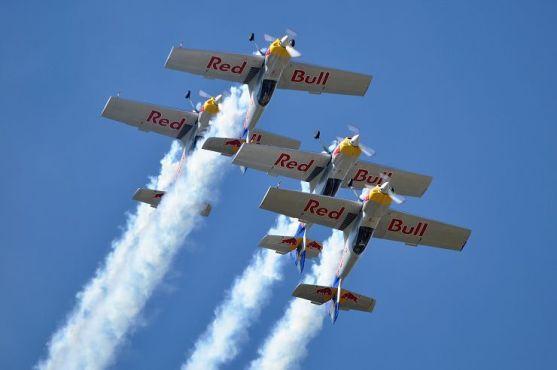 Desítky letounů z 15 zemí světa. To je CIAF 2012