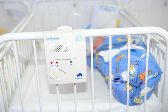 Dětské oddělení Oblastní nemocnice Náchod obdrželo dar pro kvalitní péči o novorozence