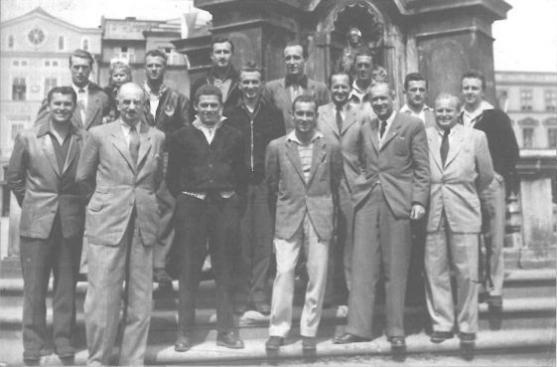 Historické foto: hokejové legendy padesátých let v Broumově