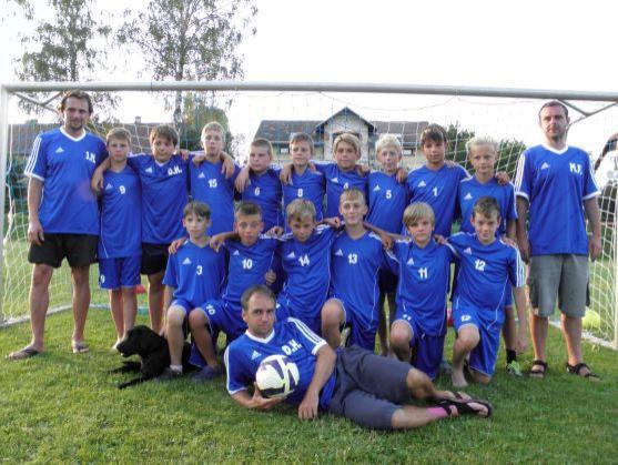 Broumovské mladší žáky na soustředění potrénoval bývalý fotbalový ligový brankář Karel Podhajský