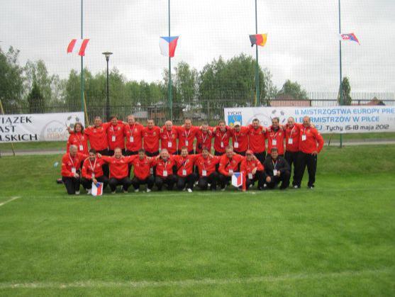 Český tým, v kterém je i starosta Teplic nad Metují, je mistrem Evropy na fotbalovém turnaji starostů