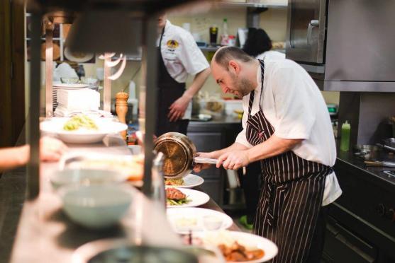 Na slavnostech piva a klobás v Centru Walzel natáčela polská Telewizja Wałbrzych