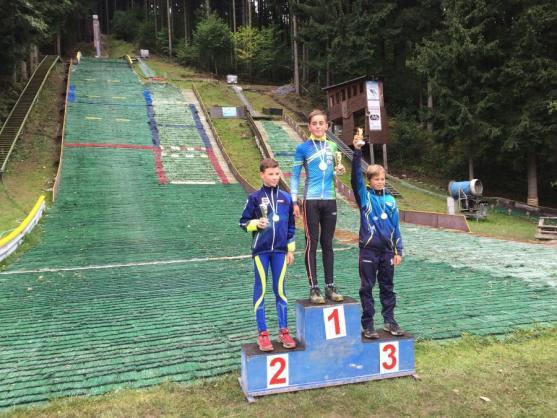 Zima ještě nezačala a machovští lyžaři už vítězí