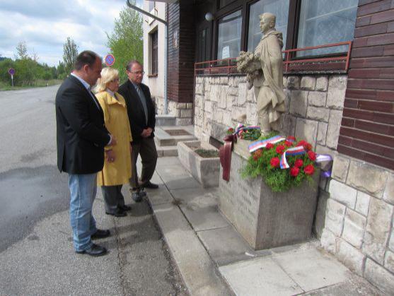 Představitelé města Náchoda uctili památku obětí 2. světové války