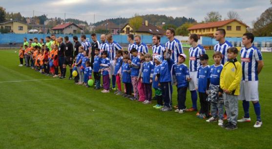Dne dětských domovů s fotbalem v Náchodě se zúčastnily i broumovské děti