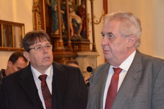 První den své návštěvy v kraji putoval prezident Miloš Zeman po Hradci Králové