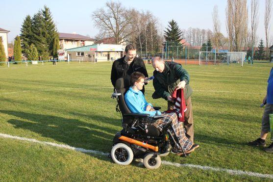 Fotbalisté Hejtmánkovic obdarovali Martina Rozuma. A vzápětí rozstříleli Meziměstí