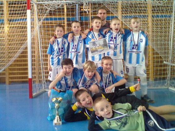 Fotbalová starší přípravka Slovanu Broumov zvítězila na turnajích v Hronově a v České Skalici