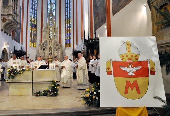 Hradecká diecéze má nový znak