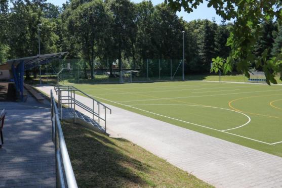 Náchodská sportoviště nabízejí stále lepší podmínky. Přesvědčil se o tom i poslanec a bývalý hokejista Milan Hnilička