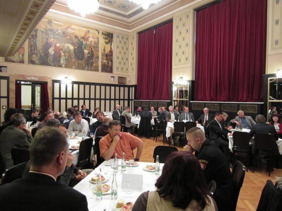 Starostové Náchodska žádají poslance a senátory zvolené za Královéhradecký kraj, aby zařadili řešení problematiky nepřizpůsobivých občanů mezi své současné priority