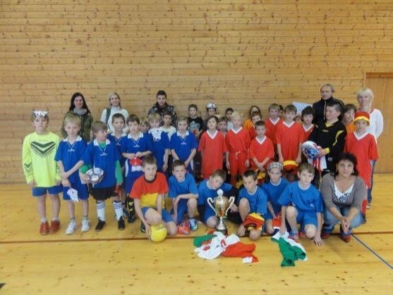 Desátý ročník fotbalového turnaje O pohár 17. listopadu vyhrála broumovská Hradebka. Už po sedmé