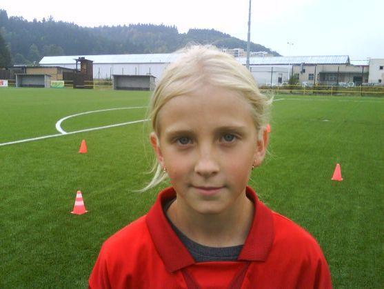 Veronika Dvorská z Broumova je členkou dívčí fotbalové reprezentace České republiky
