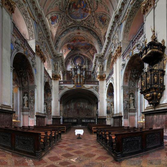 Adventní koncert v Broumově: zvuk a kasičky vyzněly rozpačitě