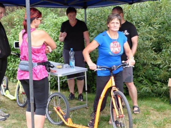 V Petrovických zatáčkách jezdilo vše, co mělo kolečka