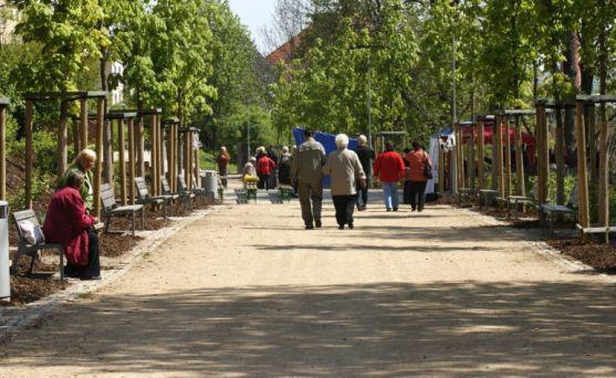 Broumov dostane sto tisíc korun na údržbu parku Alejka