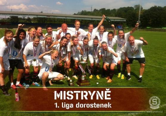 Veronika Dvorská z Broumova se v dresu Sparty Praha stala Mistryní juniorské fotbalové ligy
