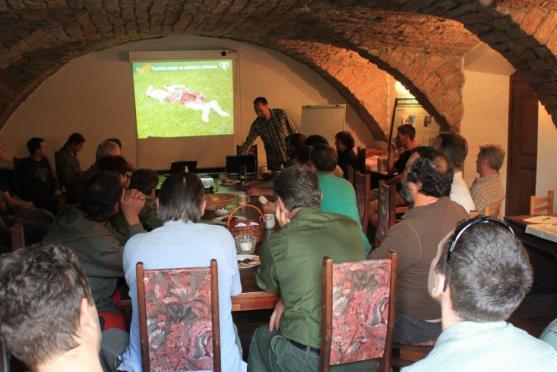 Beseda s mysliveckou veřejností na téma vlci na Broumovsku
