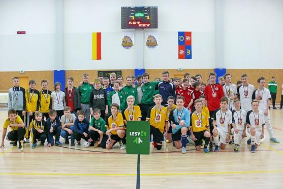 Žáci Slovanu Broumov obsadili třetí místo na fotbalovém turnaji v Hradci Králové